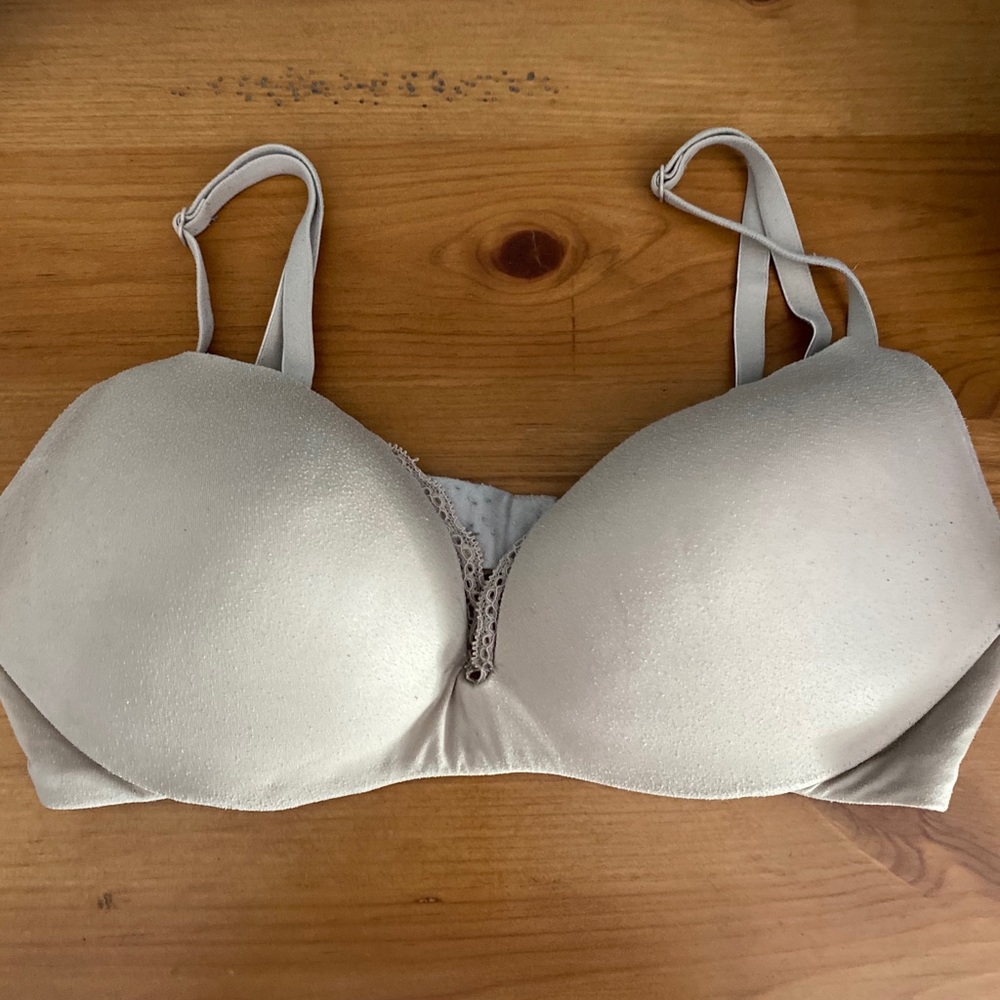 Victoria’s Secret Plunge Bra, sz 32C